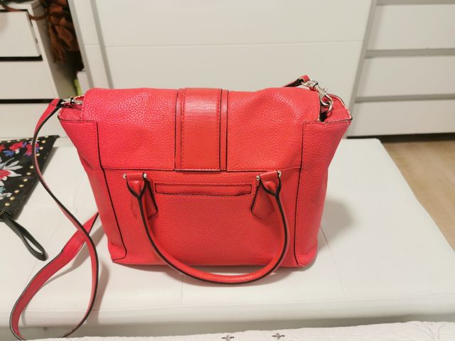 bolso rojo GUESS