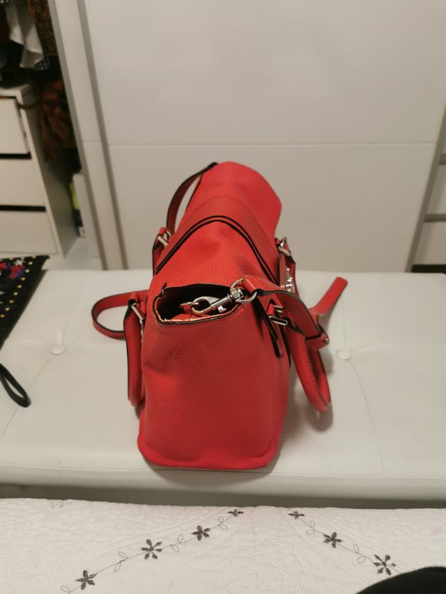 bolso rojo GUESS