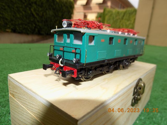 LOCOMOTORA RENFE 1100 PRE-UIC H0 CONTINUA DIGITAL