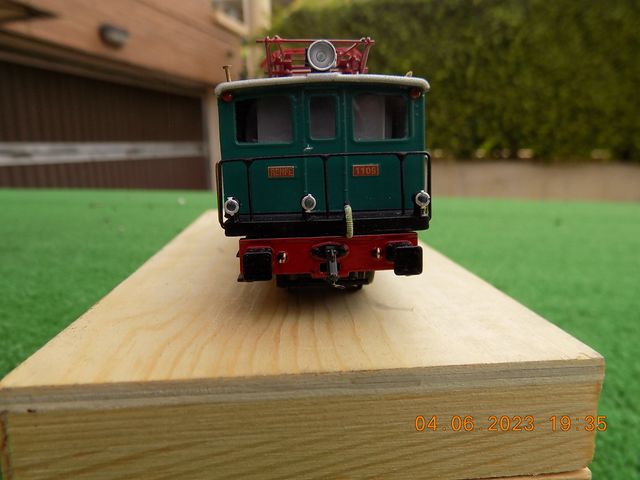 LOCOMOTORA RENFE 1100 PRE-UIC H0 CONTINUA DIGITAL