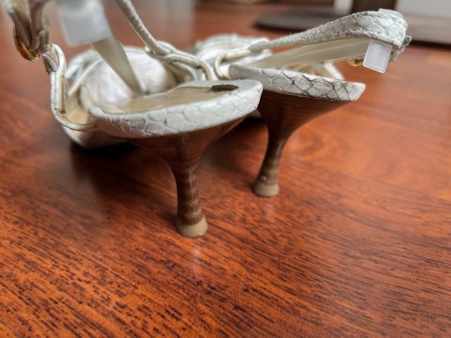 Zapatos cuero blanco de Fosco. N. 37