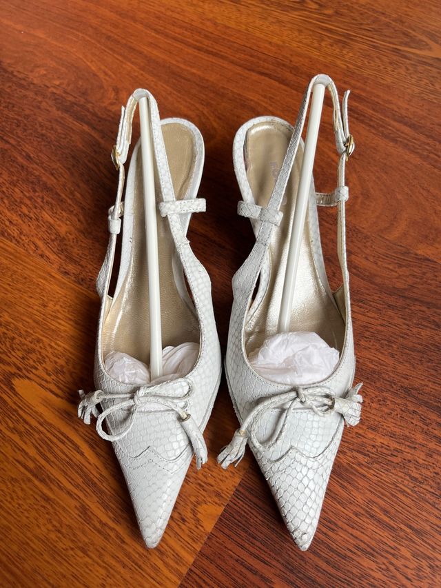 Zapatos cuero blanco de Fosco. N. 37