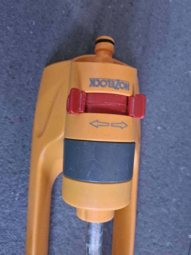 aspersor con movimiento