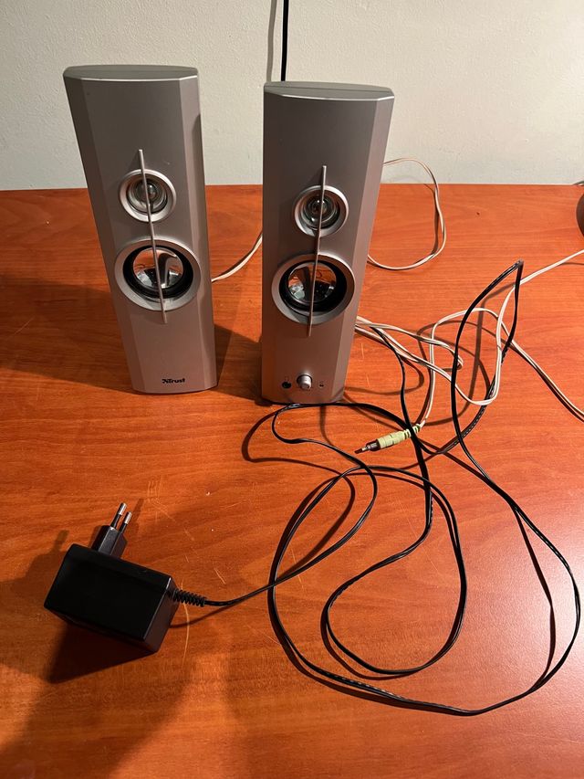 Altavoces 2.0 Trust 10W