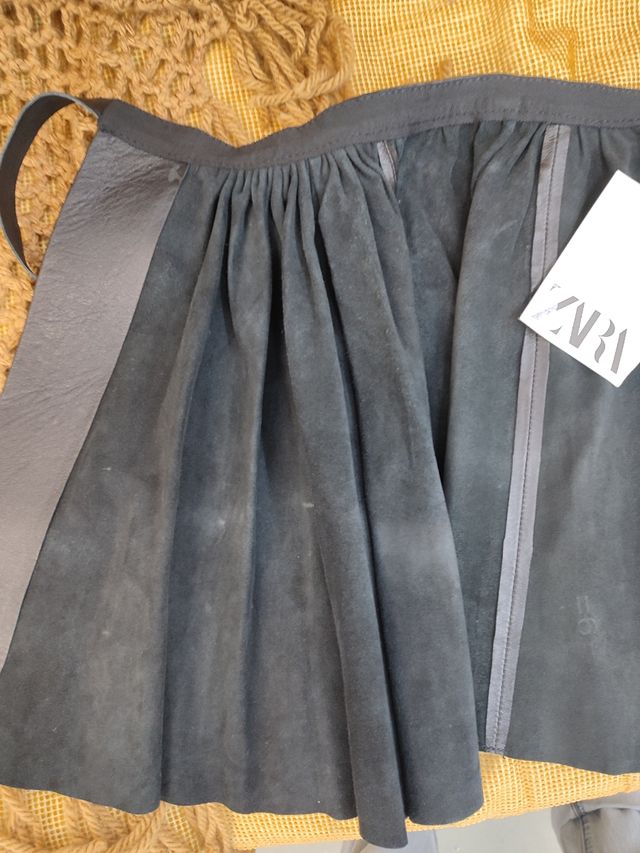 MINIFALDA DE PIEL NEGRA