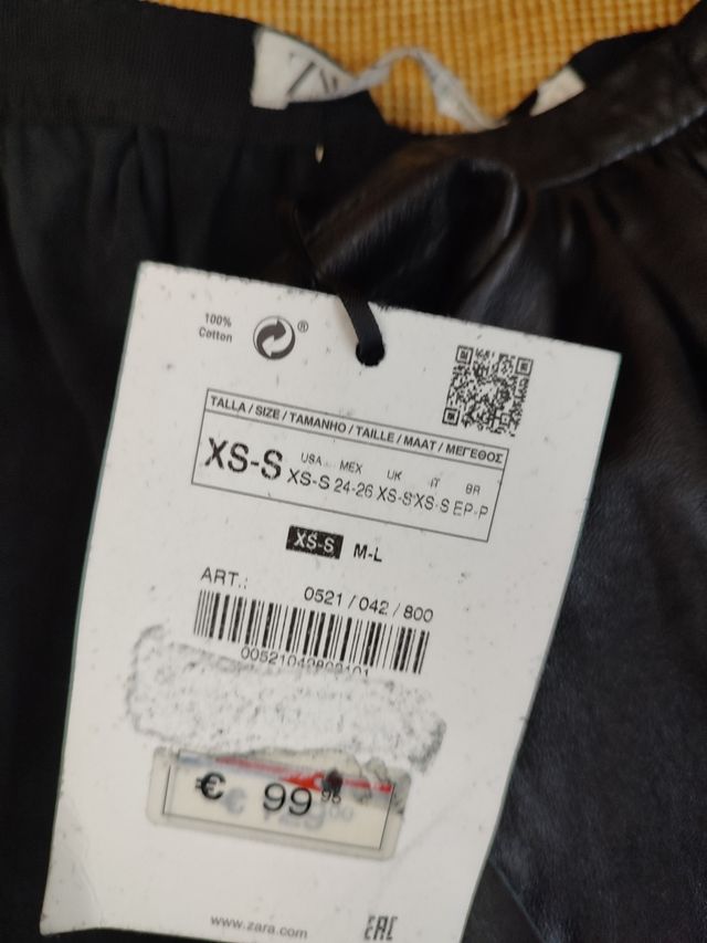 MINIFALDA DE PIEL NEGRA