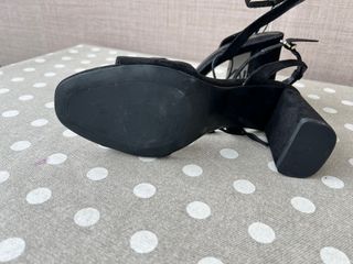 Sandalia Zara número 37 con etiqueta