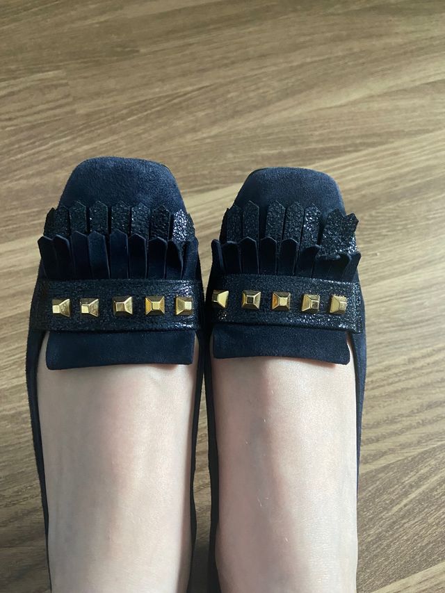 Zapatos de piel ante. Marca Lodi, talla 36.