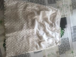 Falda blanca de Tintoretto