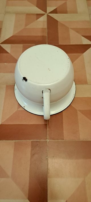 Bacinilla Antigua de Peltre enlozada Vintage