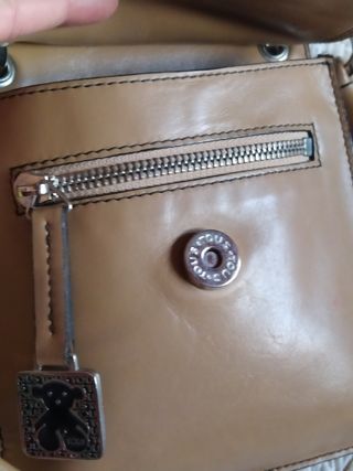 Bolso bandolera piel Camel Tous.