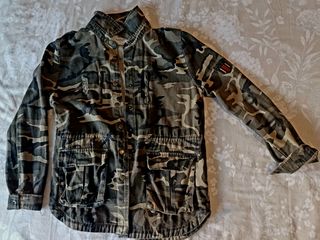 Chaqueta estilo militar. 