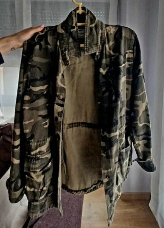 Chaqueta estilo militar. 