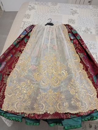 TRAJE DE FALLERA + MANTELETAS