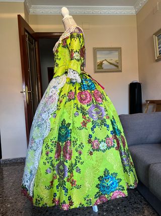 Traje de fallera 