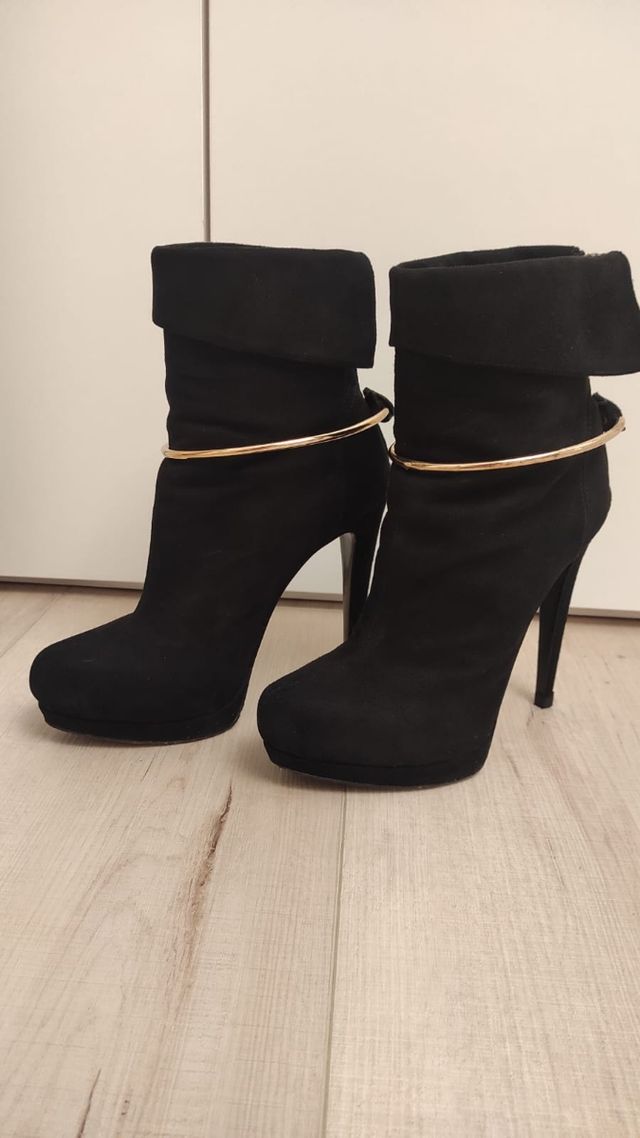 Stivaletti Donna scamosciati neri tg.37