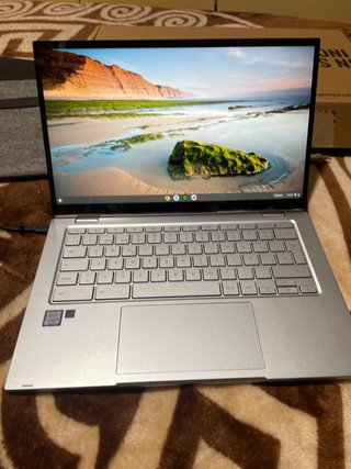 Se vende portátil chromeboock asus C433T tactil