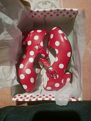 Zapatos de tacón infantil 24