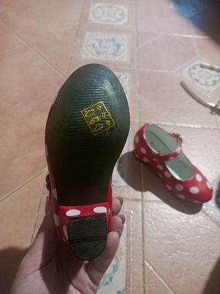 Zapatos de tacón infantil 24