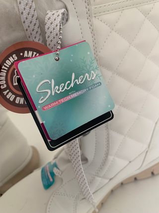 Botas sin estrenar para la nieve