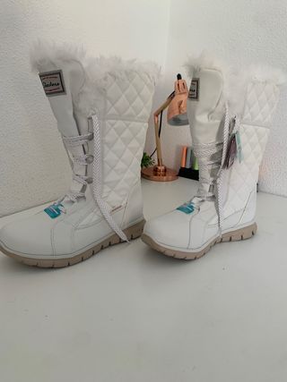 Botas sin estrenar para la nieve