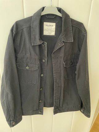 Cazadora vaquera chico Pull&Bear negra