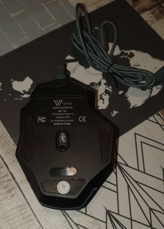 Raton gaming iluminación RGB Alfombrilla regalo