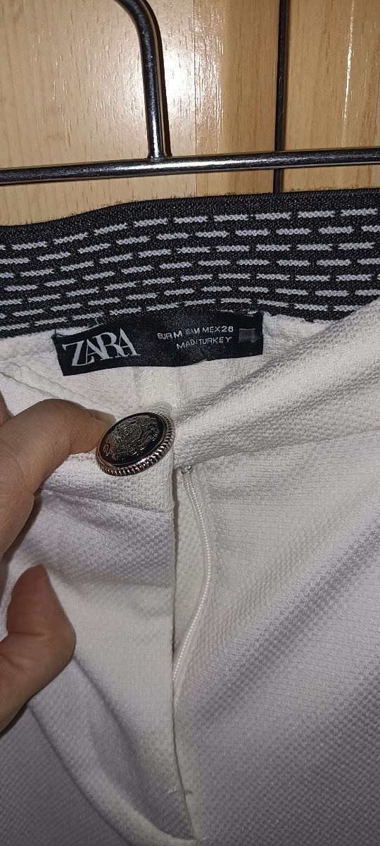 Pantalones tobilleros Zara
