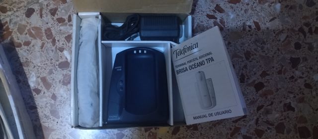 Teléfono inalámbrico ,2 Uds. en su caja,no son bas