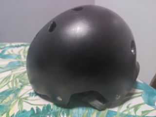CASCO PARA PATINES MARCA OXELO 