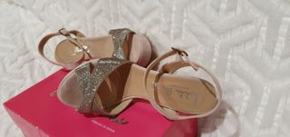 LOLITA BLUE. Sandalias tacón rosa palo dorada 38
