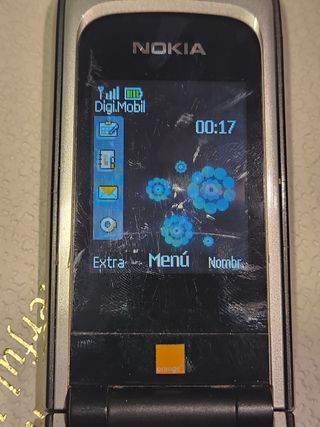 Nokia 2720a-2 LIBRE en buen estado con pantalla ex
