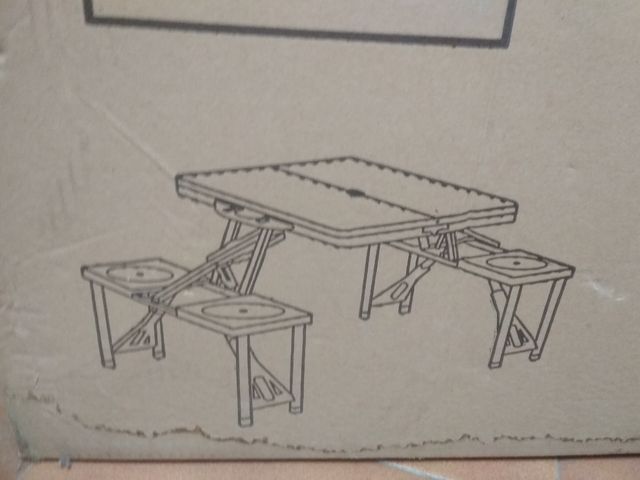 mesa plegable  con sillas