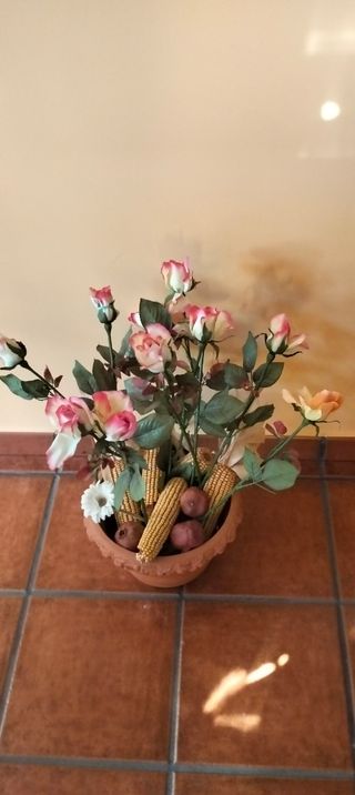 CENTRO FLORAL d Rosas, granadas,mazorcas