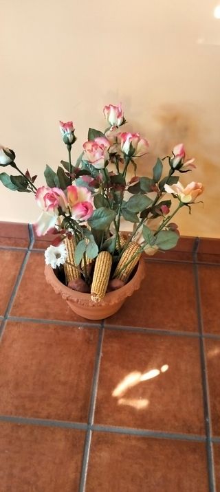 CENTRO FLORAL d Rosas, granadas,mazorcas