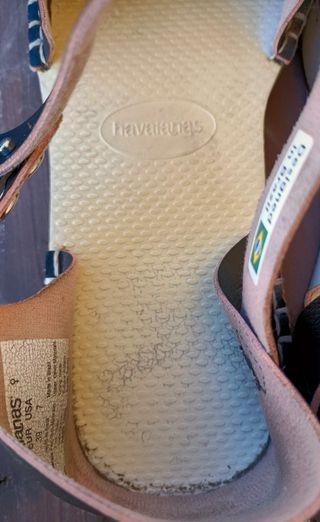 Sandálias menorquinas pretas. Havaianas