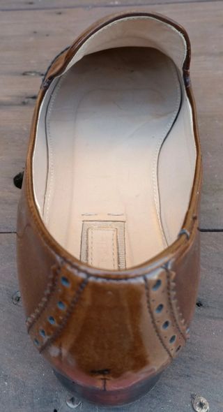 Sapatos castanhos. Uterque.