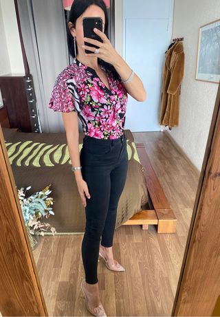 Nueva blusa floral volantes Zendra talla M