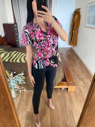 Nueva blusa floral volantes Zendra talla M