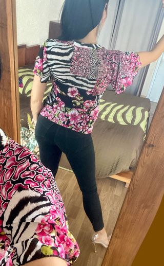 Nueva blusa floral volantes Zendra talla M