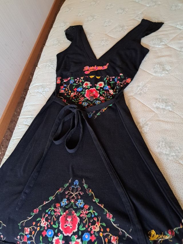 vestido de verano. Desigual