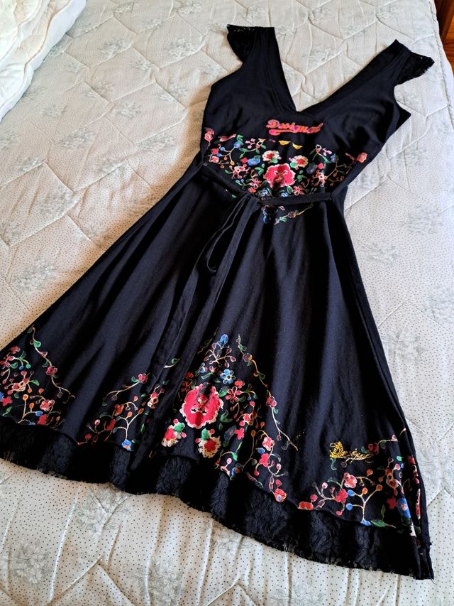 vestido de verano. Desigual