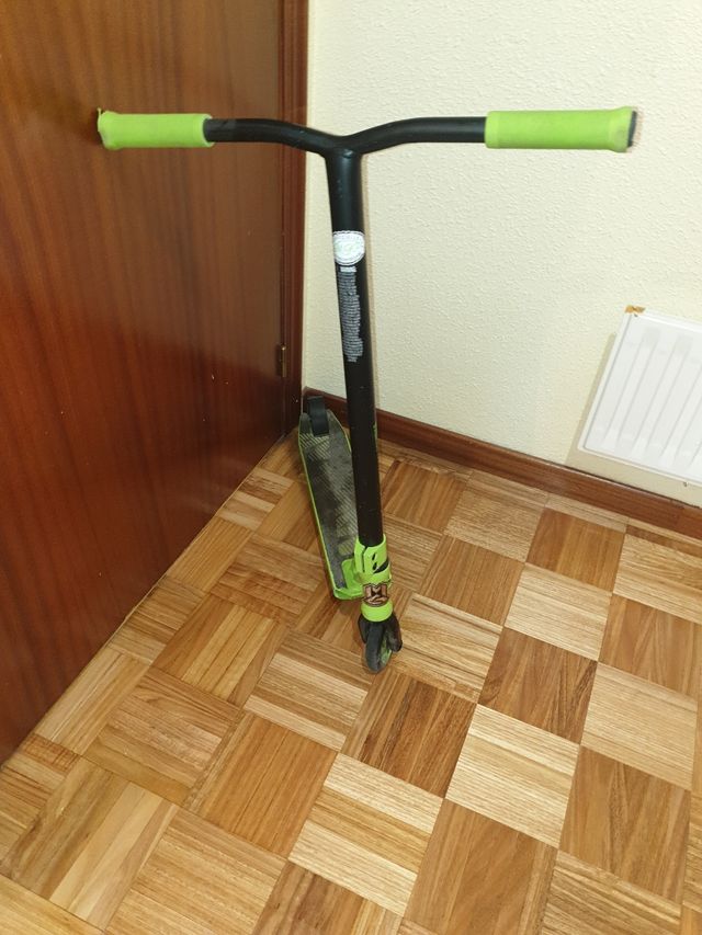 Scooter MADD MGP PRO. COMO NUEVO. PARA NIÑO