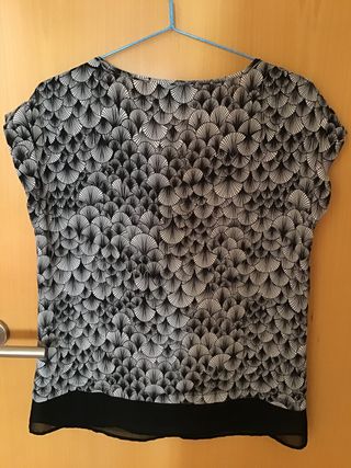 Blusa nueva C&A escote pico