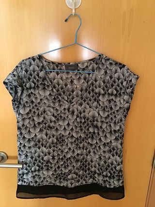 Blusa nueva C&A escote pico