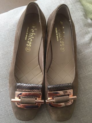 Zapatos de piel vuelta con hebilla fantasía