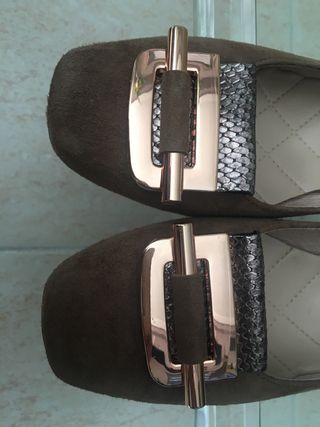 Zapatos de piel vuelta con hebilla fantasía