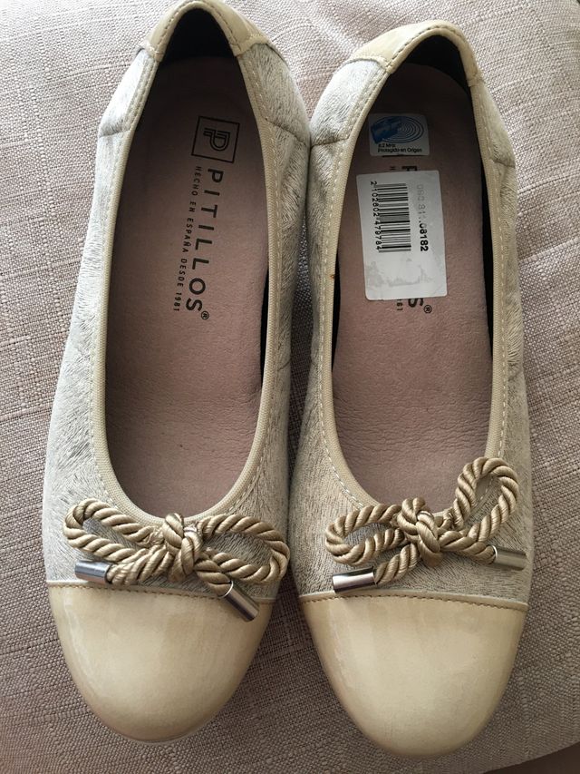 Zapato de puntera y talón en charol color crema P