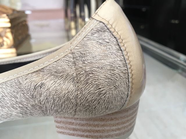 Zapato de puntera y talón en charol color crema P