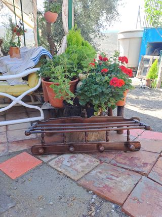 percha de madera vintage